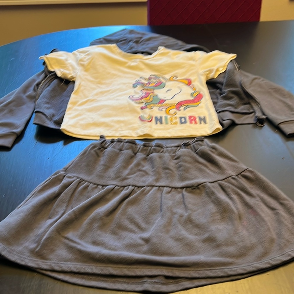 365 KIDS -Girls 3 piece skirt-short set.size 7